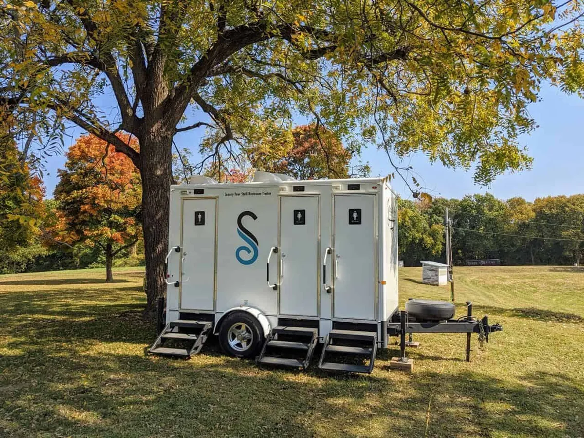 Barn Wedding Bathroom Planning Guide for Texas Venues